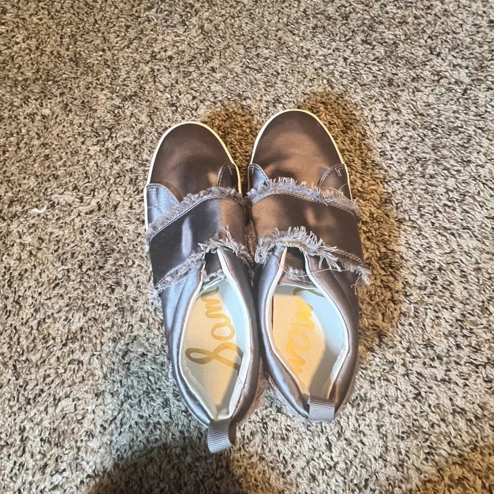Sam Edelman Women 7.5M‎ Mauve Grey Satin Frayed Edge Slip On Platform Sneakers